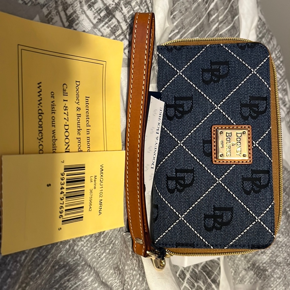 Dooney and Bourke Quilted wristlet